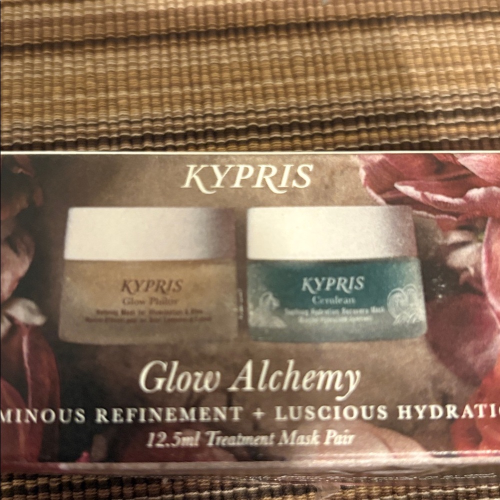 Cerulean Recovery Maskโ and Glow Philtre Set - Green and Gold